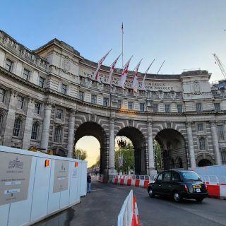 The new Waldorf Astoria Admiralty Arch London is supposed to open in in two years (2025), and I walked through it on Monday.

#waldorfastoria #waldorfastorialondon #waldorfastoriaadmiraltyarch #hilton #hiltonhonors